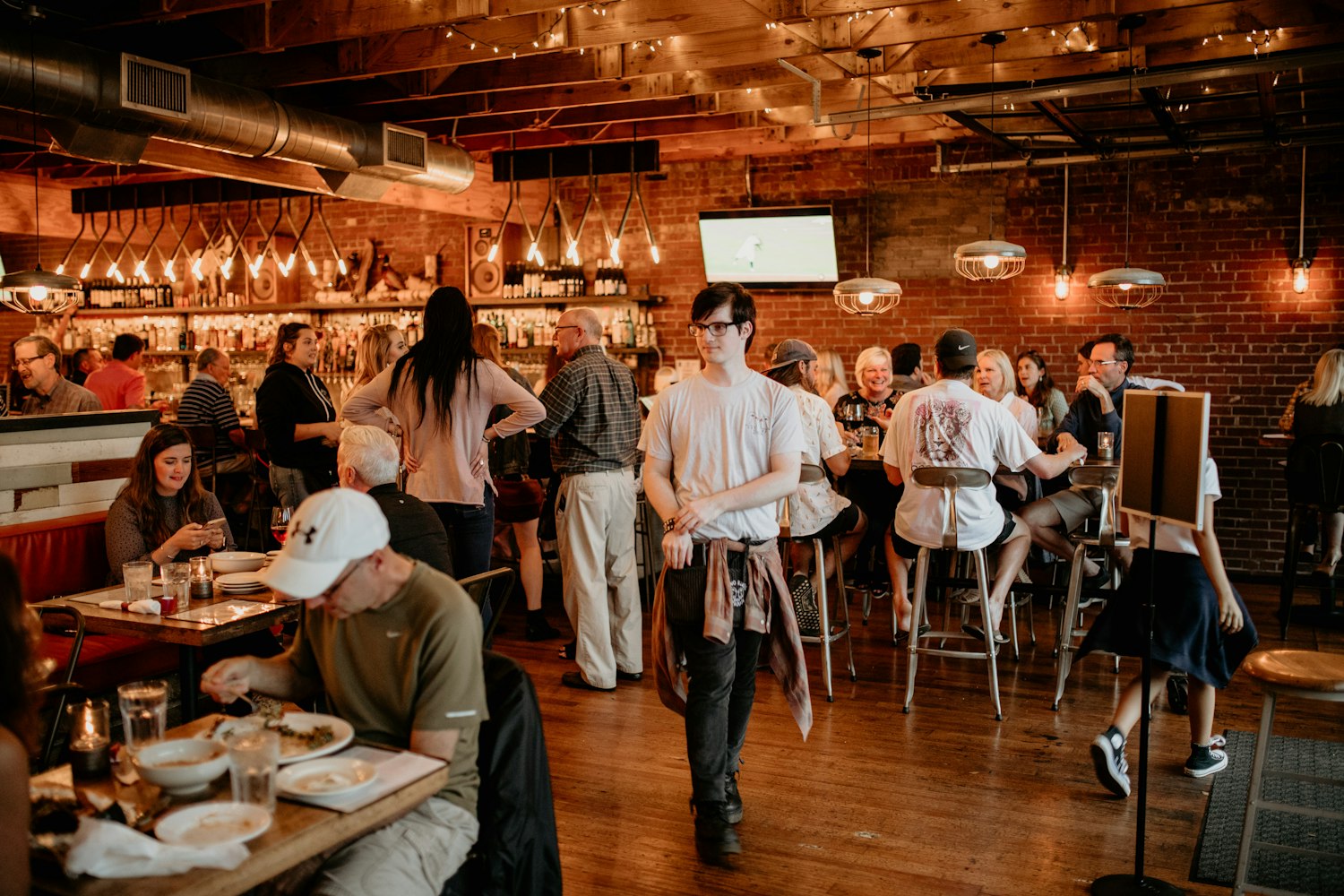 Inside 28 Songs Brewhouse